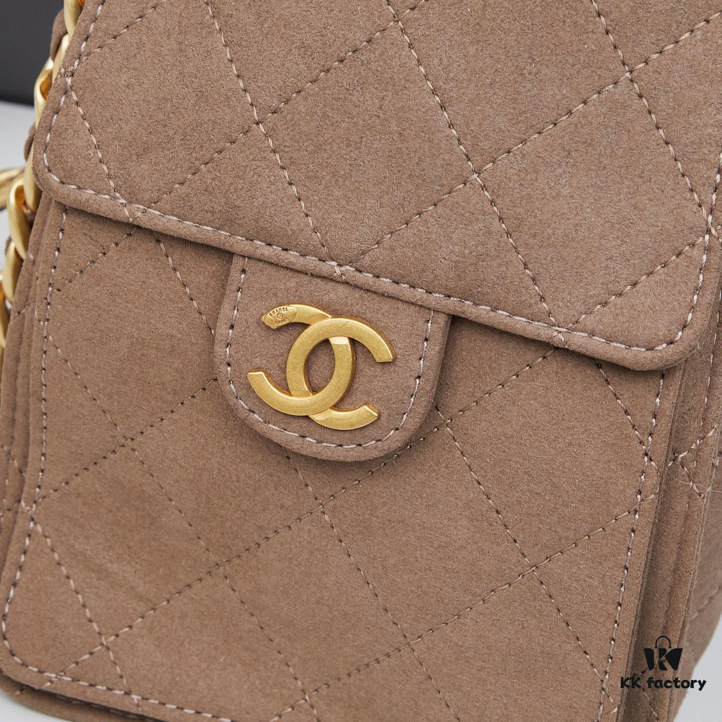 693064156e68136f4d9a4406 New Chanel 25 Handbag