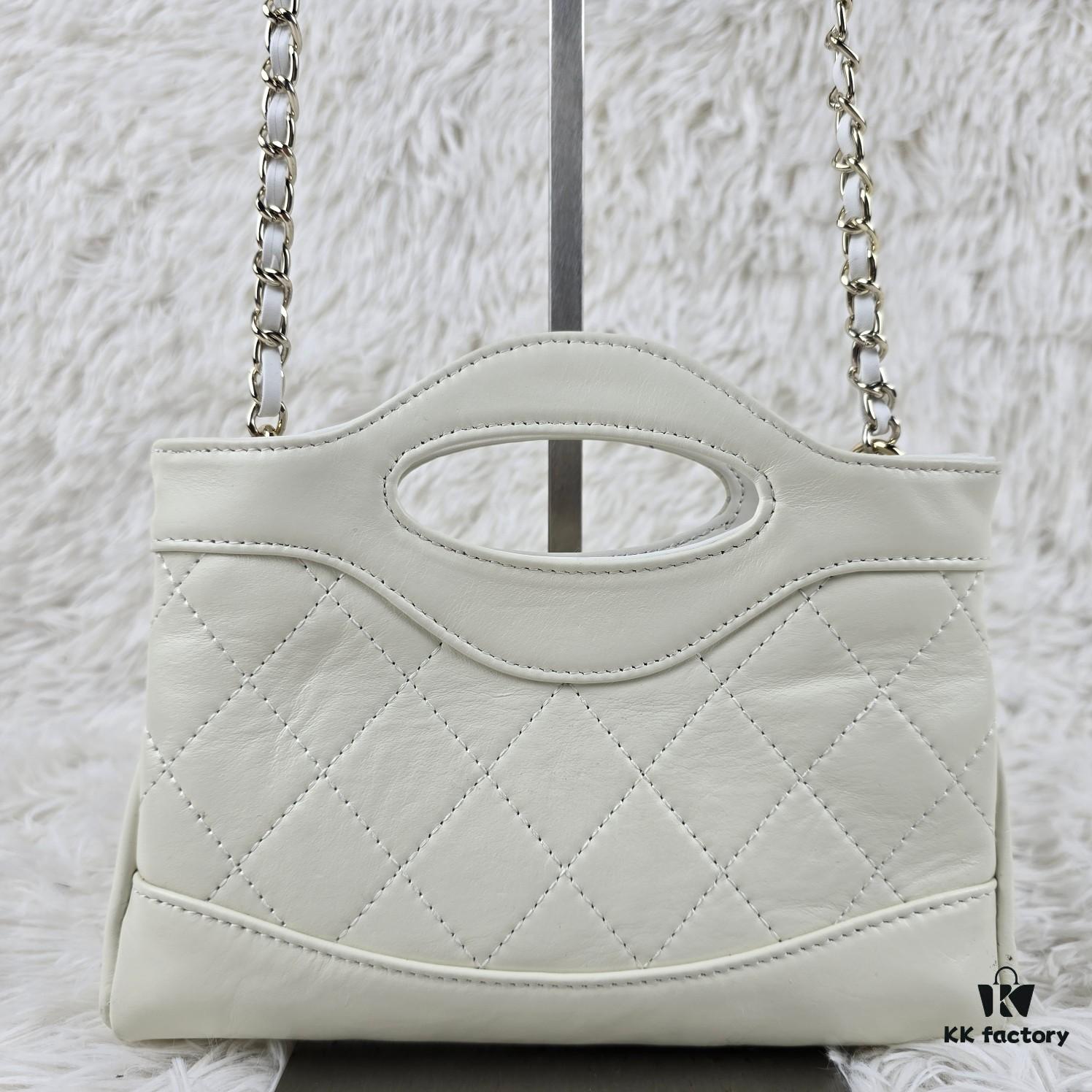 693064426e68136f4d9a4447 Chanel 31 Bag Nano 24C