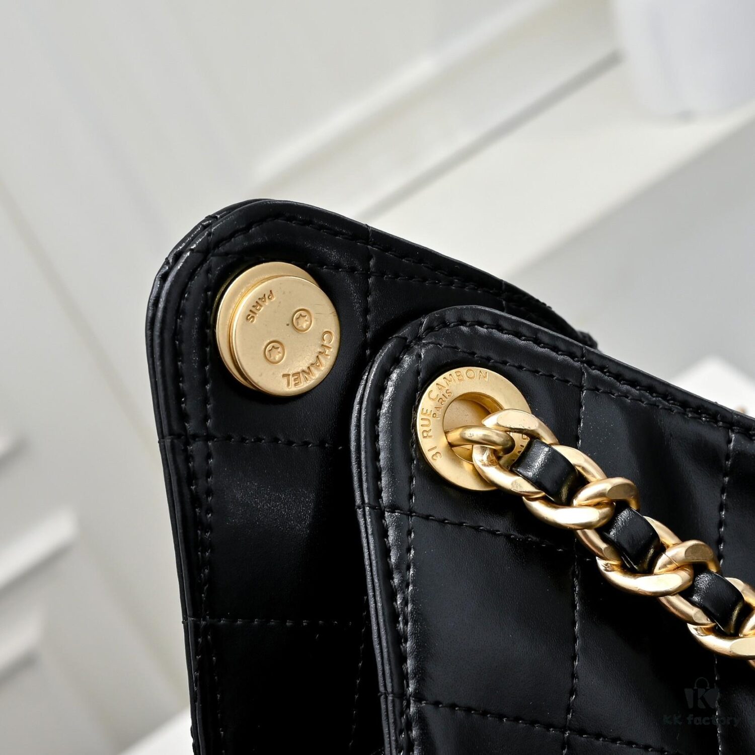 693064596e68136f4d9a4464 Large Upgraded Chanel 25C Hobo Bag in Oil-Waxed Calfskin - Vintage Gold-Tone Buckle Drawstring Bucket Bag with Quilted Pattern, Retro Black and Gold, Classic Chain Design