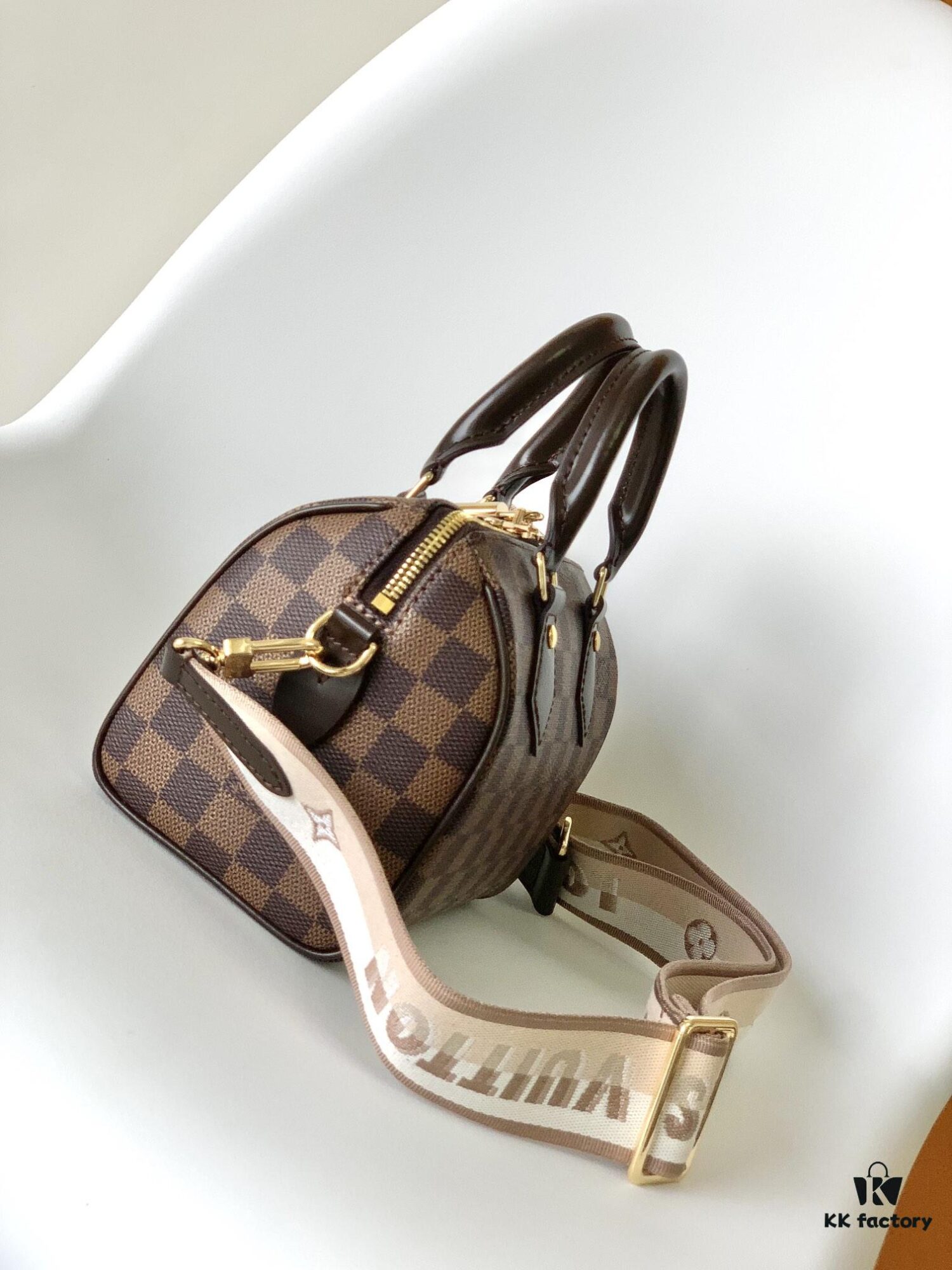 M40489 Ngai. M46594 Pink M46222 Apricot M46234 Black [M45957 Black M45948 Red, Shoulder Strap Not Adjustable] — This Speedy Bandoulière 20 Handbag