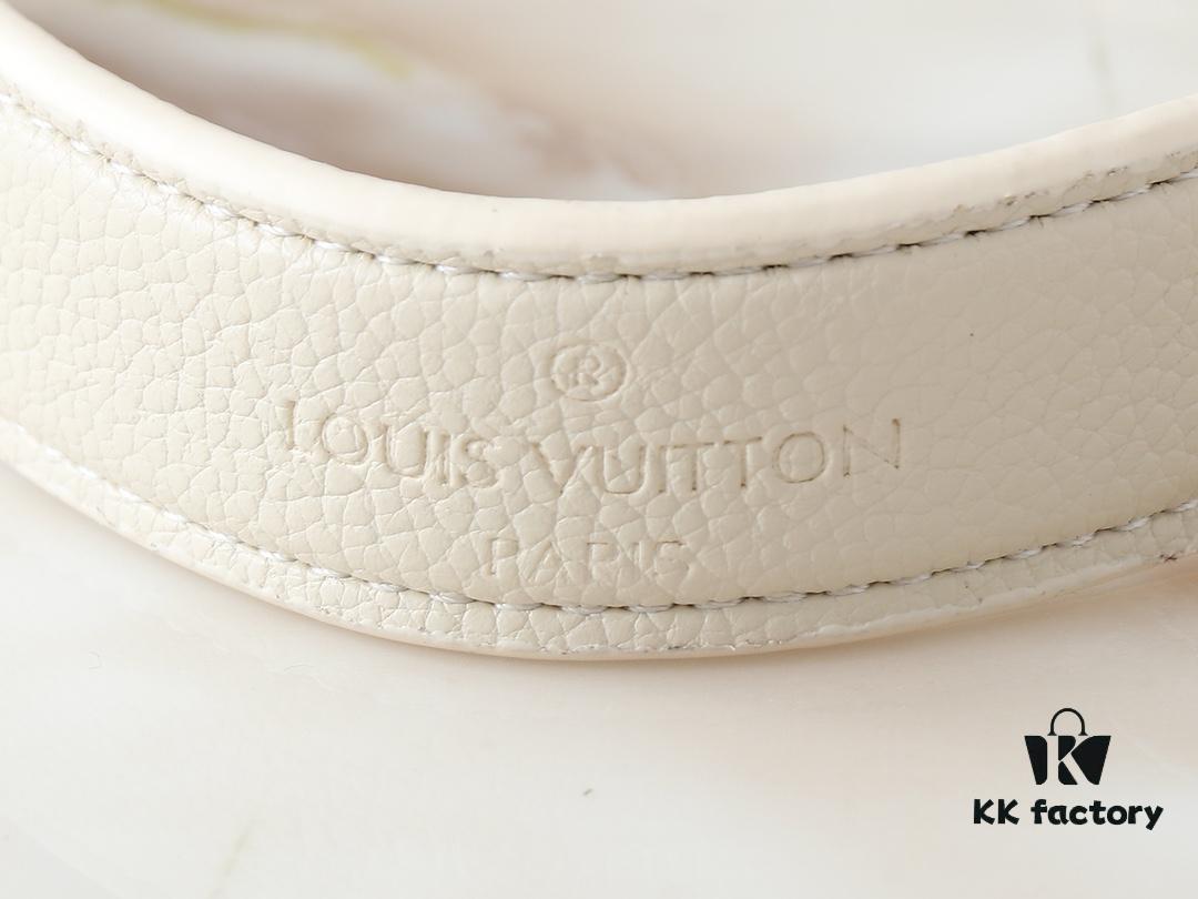 693064b66e68136f4d9a44d6 Upgraded Original M12174 This Pochette Sèvres Belongs to the LV Ski Collection, Ready to Shine in a 'Sparkling' Gunmetal Tone