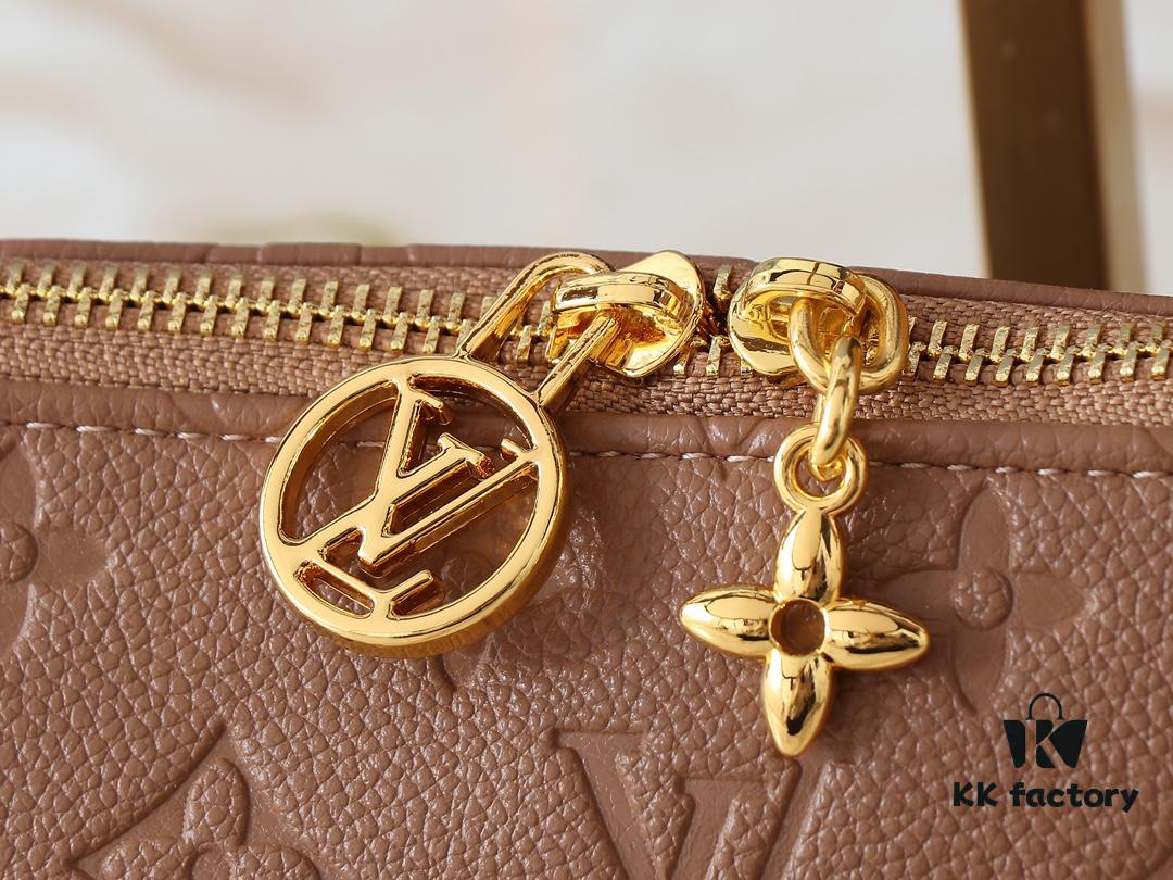 693064bc6e68136f4d9a44e2 Upgraded Original M12174 Pochette Sèvres from the LV Ski Collection, Ready to Shine in 'Lustrous' Gunmetal Tone