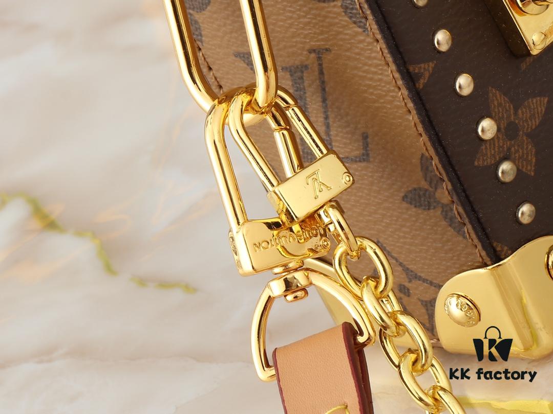 693064e16e68136f4d9a4531 Upgraded Original M46356 M46358 2025 Spring Collection Runway Style Horizontal Mini Trunk