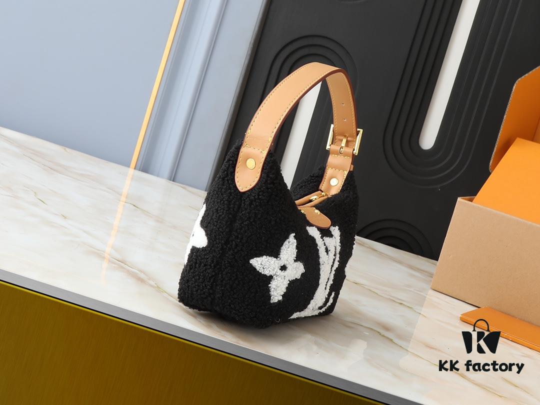 693064e16e68136f4d9a4532 Upgraded Original M11920 LV Ski Collection Hills Pochette Clutch with Shimmering Metallic Accents