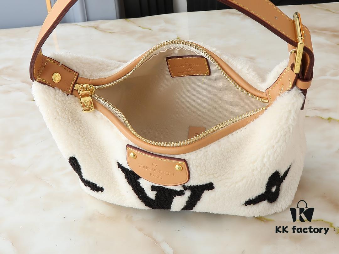 693064ea6e68136f4d9a4545 Upgraded Original M11920 LV Ski Collection Hills Pochette Clutch with Shimmering Metallic Accents