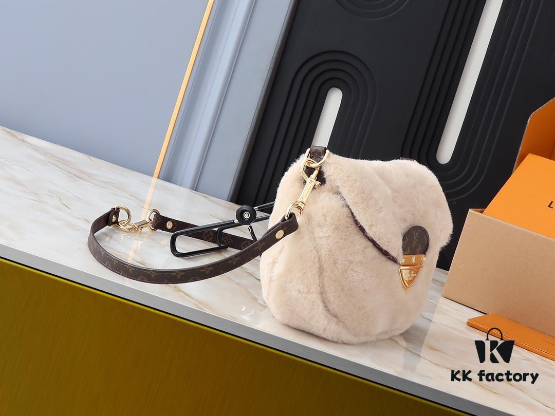 693065176e68136f4d9a459f Upgraded Original M12097 M12192 M46829 Sunset Bag Crafted in Soft Shearling