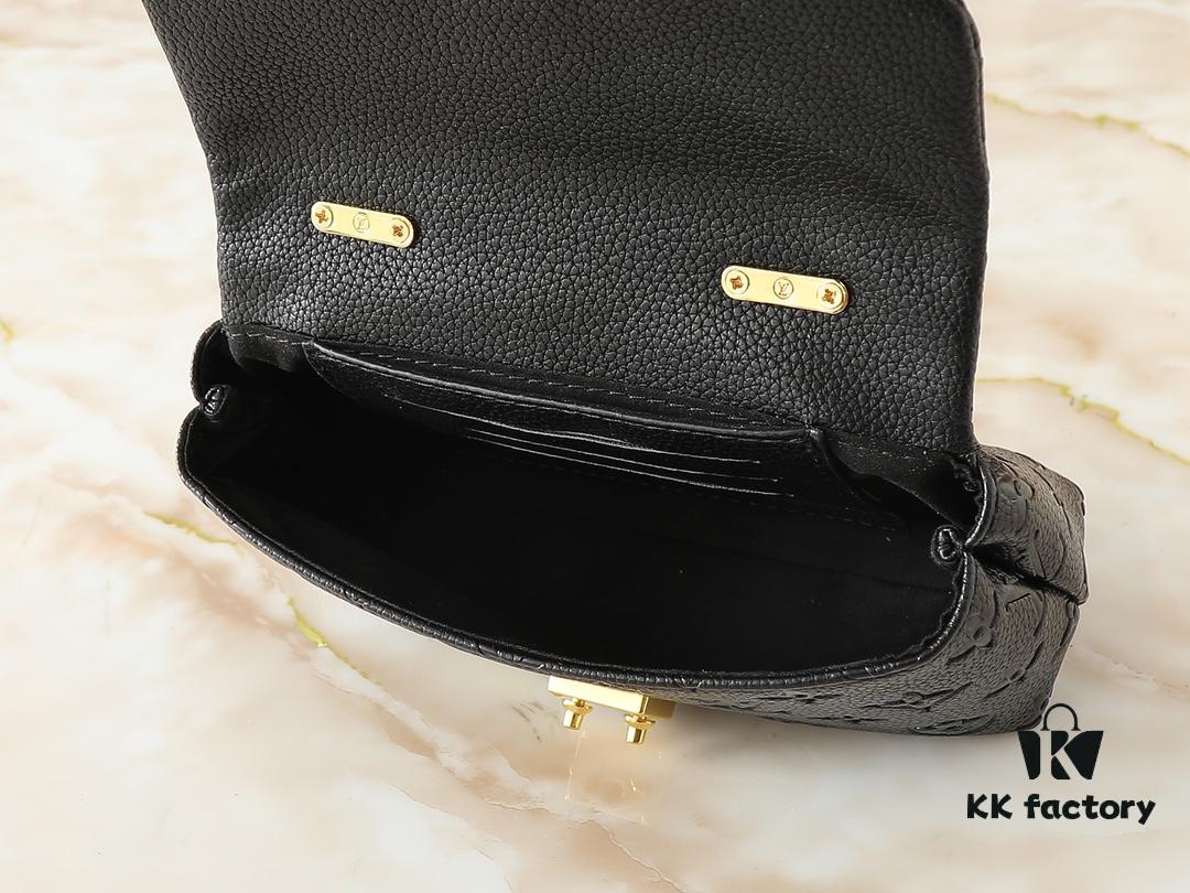 6930655d6e68136f4d9a4621 Upgraded Original M12145 White M12144 Black M12211 Blue This Nano Madeleine Bag Features a Miniature Version of the Madeleine Bag Crafted in Monogram Empreinte Leather with a Classic S-Lock Clasp and a Detachable Chain Accented with the LV Circle Logo Ideal for Carrying Daily Essentials and Can Be Handheld Worn on the Shoulder or Crossbody Dimensions: 12.5 x 6 x 21 cm (Height x Width x Length)