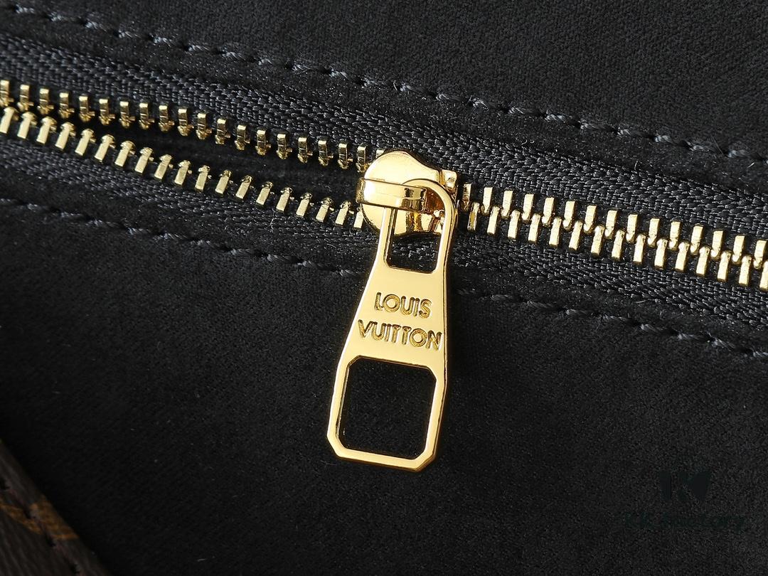 Upgraded Original M25081 LV Latest Runway Style Size: 27x17x8 cm