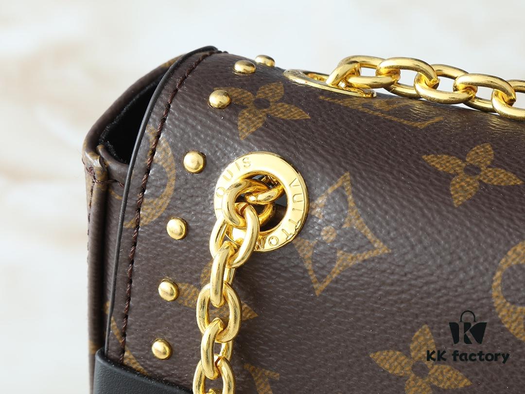 Upgraded Original M25081 LV Latest Runway Style Size: 27x17x8 cm