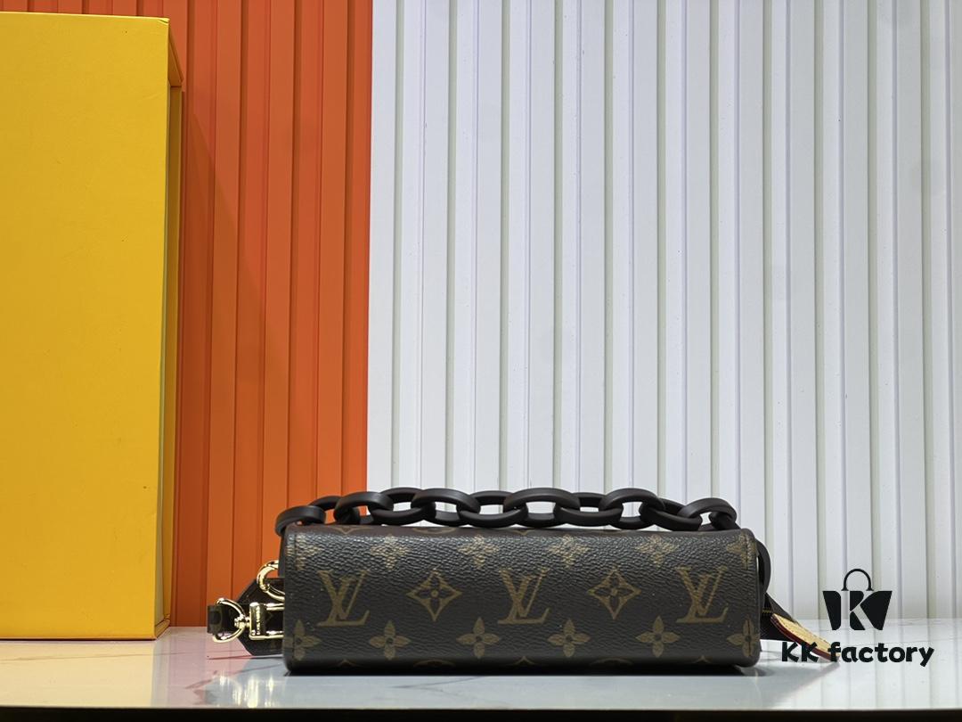 693065bb6e68136f4d9a46e2 Authentic High-End Quality LV M67692# M47542 Exclusive New Arrival Cosmetic Pouch Classic Monogram Handheld Bag