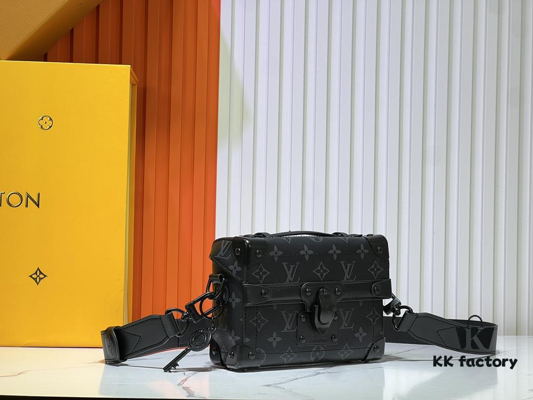 Soul Trunk Bag in Black and Multicolor Grain Leather