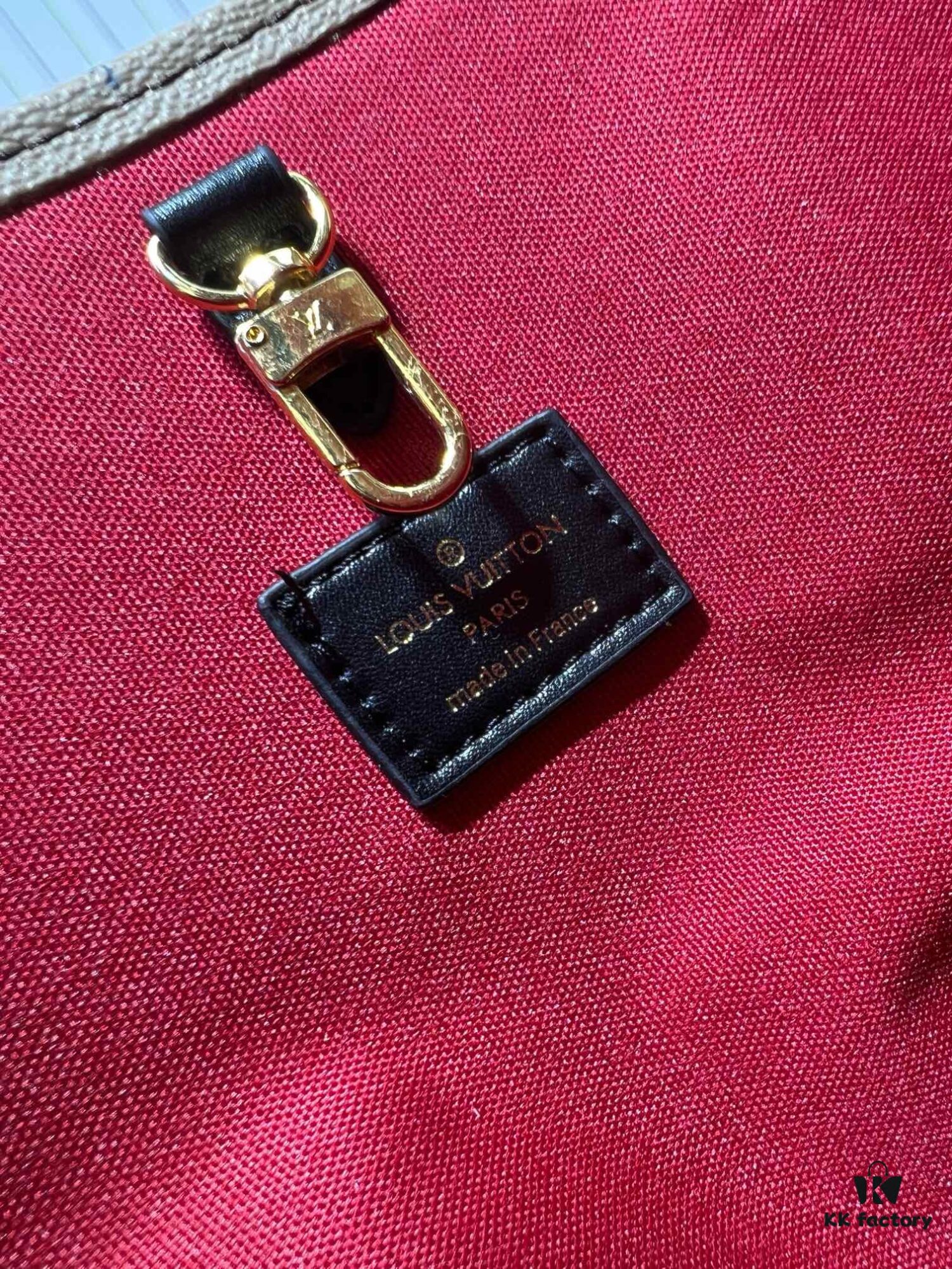 693065d86e68136f4d9a4722 Upgraded Original M46823 M44571 OnTheGo Voyage Tote