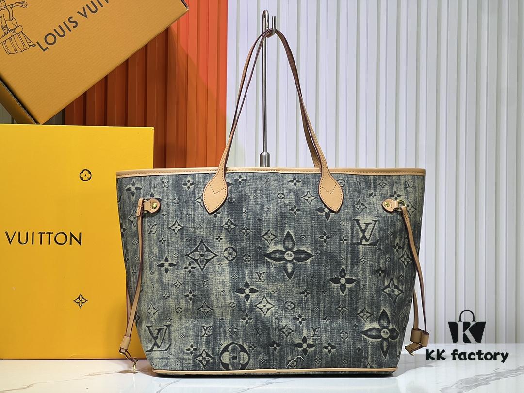 6930664d6e68136f4d9a480f M45865 M40995 This Neverfull Medium Bag is crafted from Monogram Tiles canvas in a tote silhouette, accented with leather trim outlining the top and handles. The central LV Circle signature complements the watercolor-effect Monogram pattern, while the printed zip pouch can be removed for separate use.