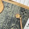 6930664e6e68136f4d9a4811 M45865 M40995 This Neverfull Medium Bag is crafted from Monogram Tiles canvas in a tote silhouette, accented with leather trim outlining the top and handles. The central LV Circle signature complements the watercolor-effect Monogram pattern, while the printed zip pouch can be removed for separate use.