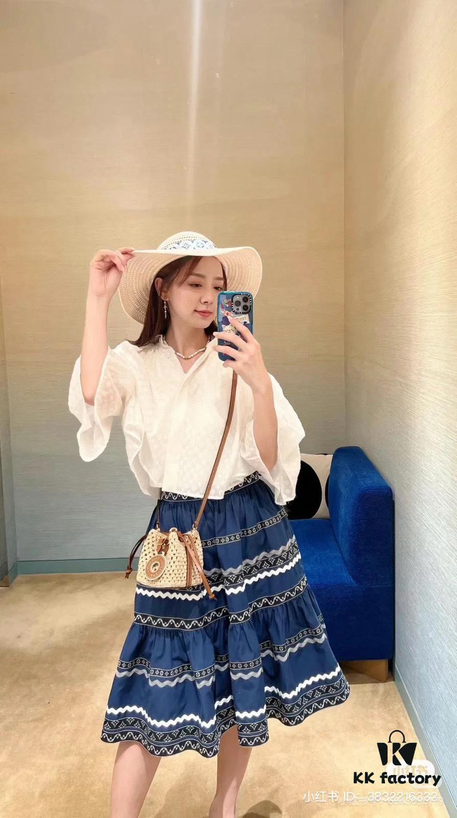 693066646e68136f4d9a4840 New Small LV NOE PURSE Bucket Bag in Raffia Leather