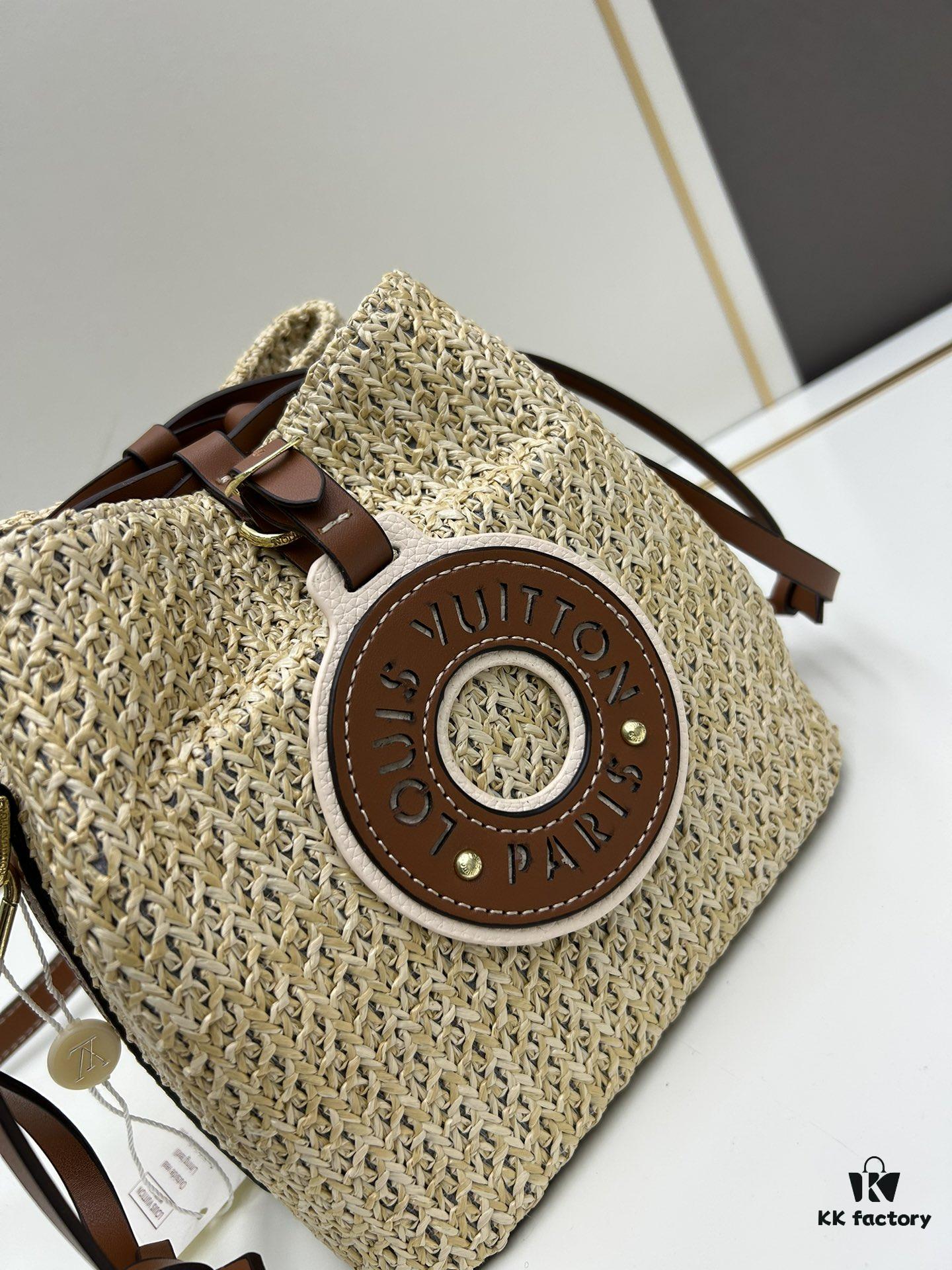693066736e68136f4d9a4859 New Small LV NOE PURSE Bucket Bag in Raffia Leather