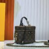 M47125 Vanity Chain Pouch