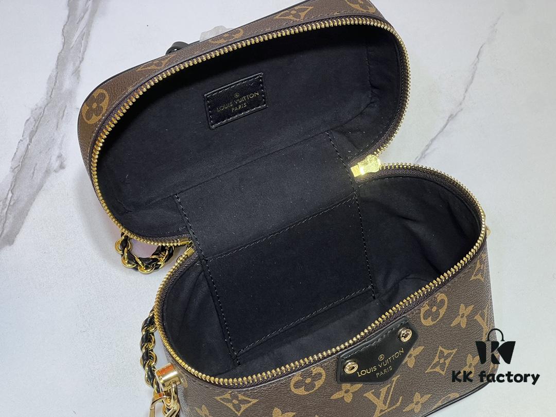 M47125 Vanity Chain Pouch