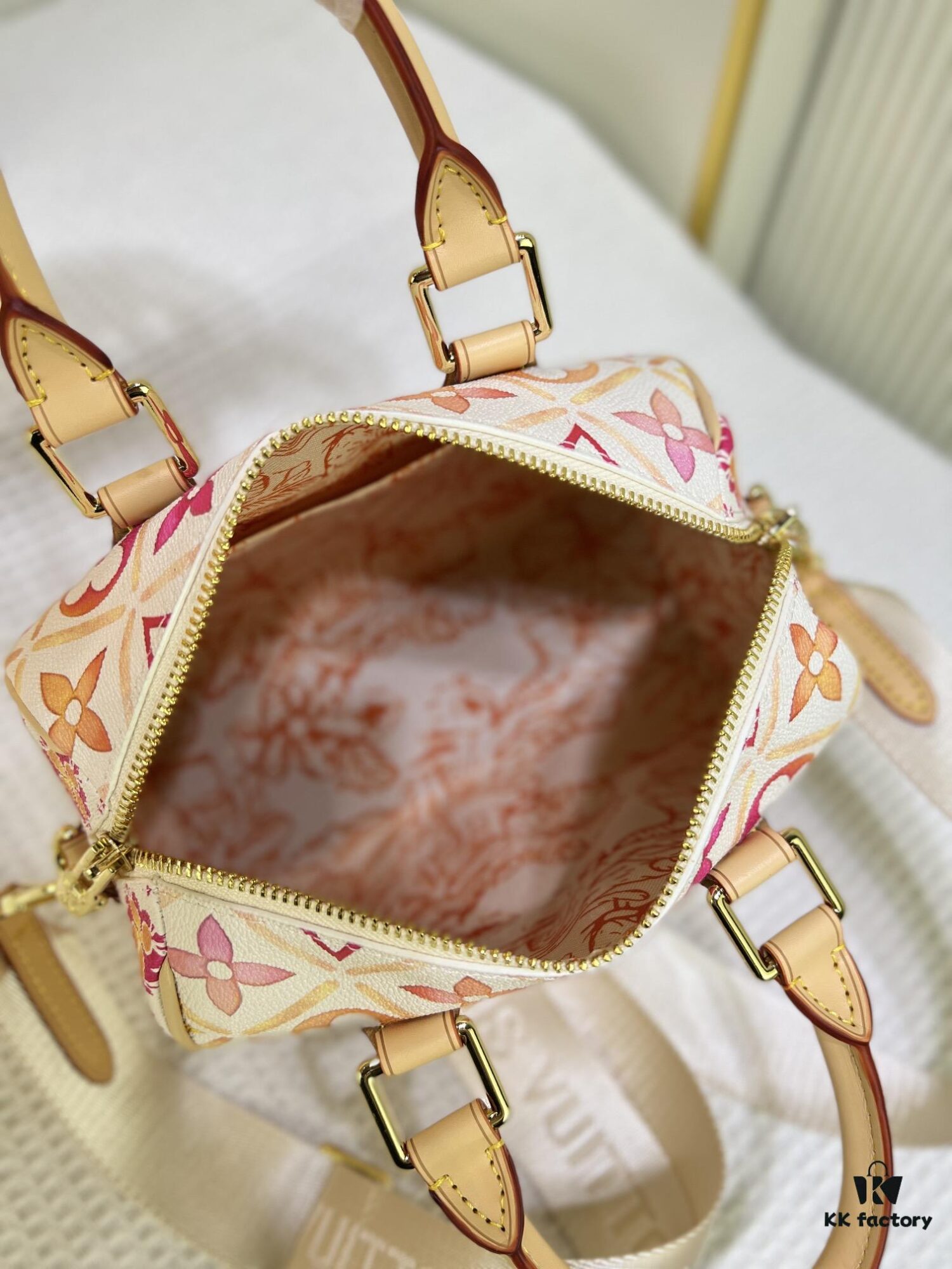 693066dd6e68136f4d9a4919 M11264 Speedy Bandoulière 25 Handbag