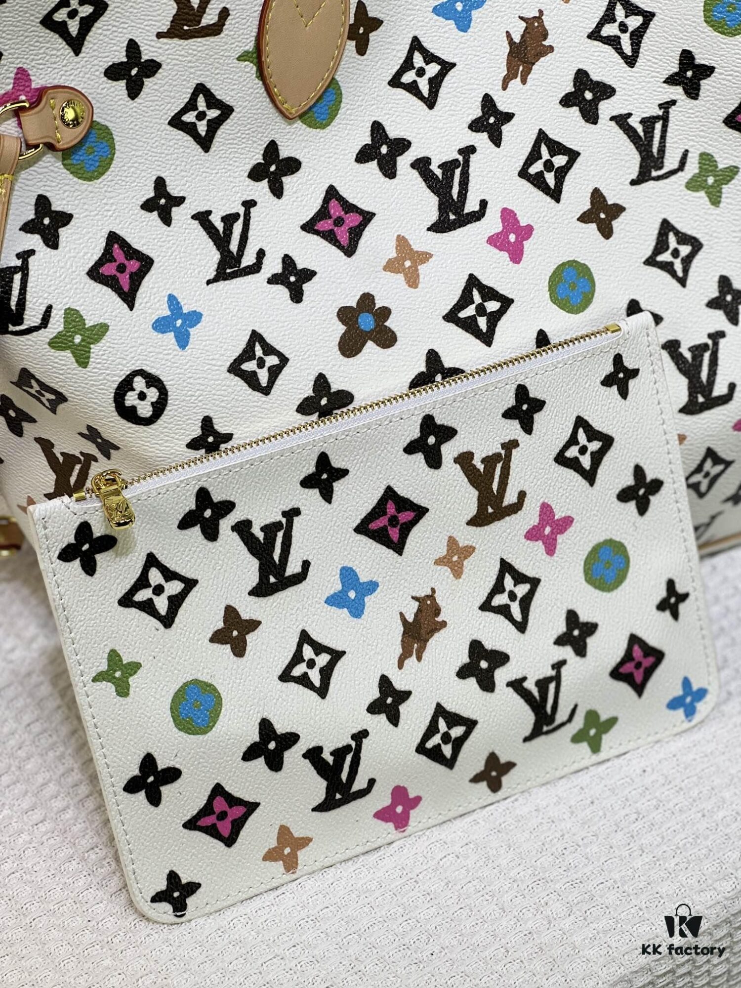 693066ee6e68136f4d9a4936 M45684 M45685 M40995 Tote MM Handbag with Monochrome Stripes in Cream and LVs on Pink Background