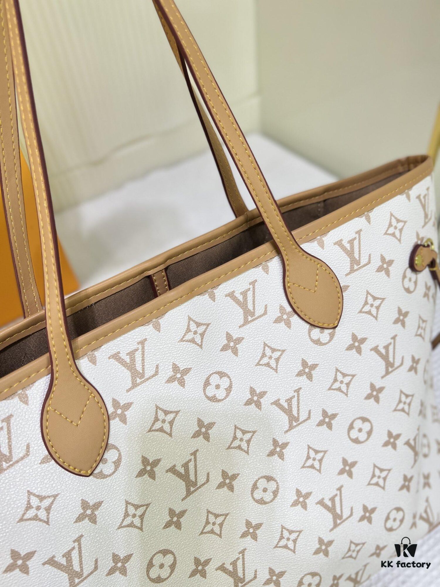 693066fa6e68136f4d9a4949 M45684 M45685 M40995 Tote MM Handbag with Monogram Stripe in Cream and Pink Background