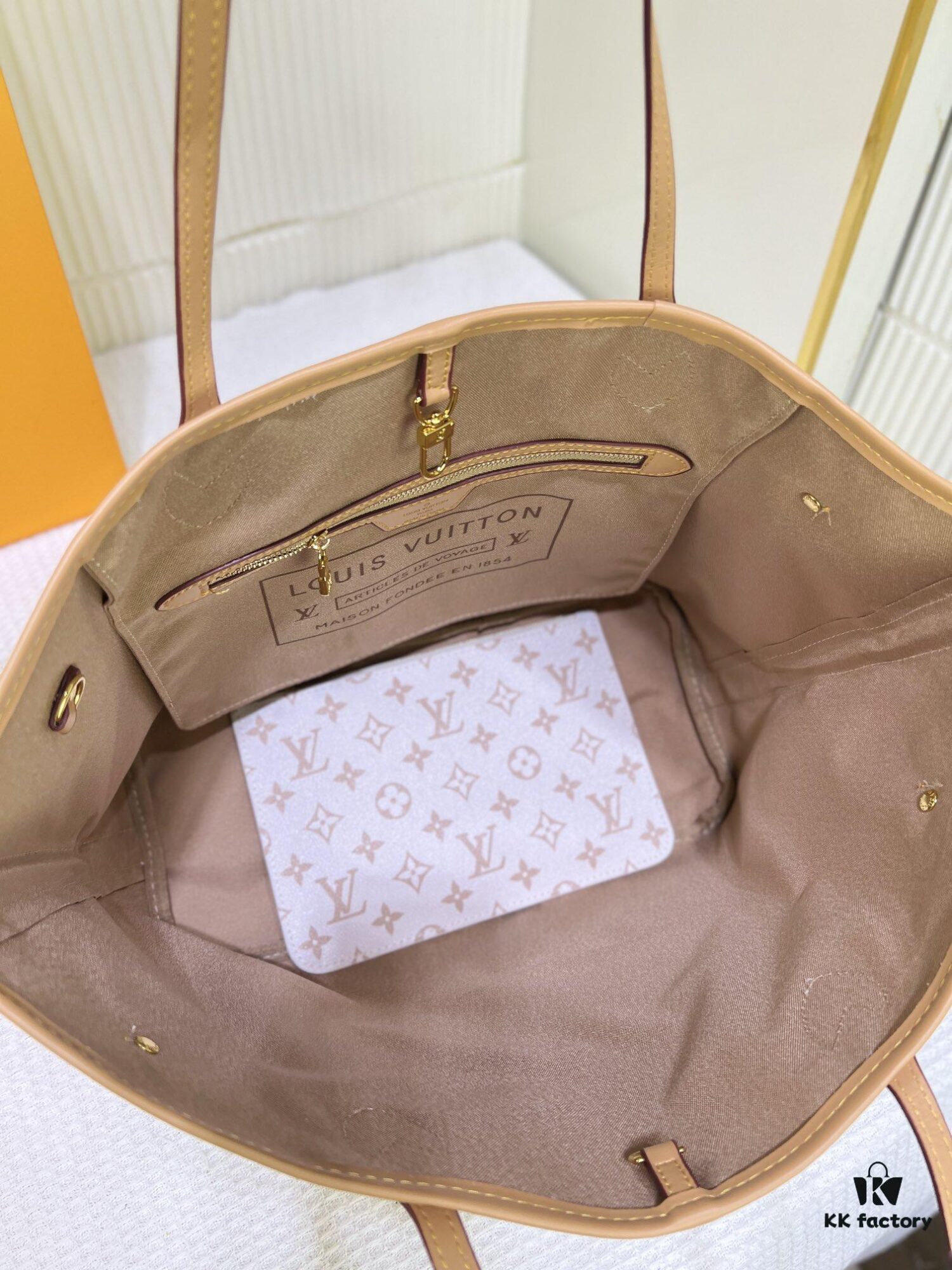 693066fe6e68136f4d9a4950 M45684 M45685 M40995 Tote MM Handbag with Monogram Stripe in Cream and Pink Background