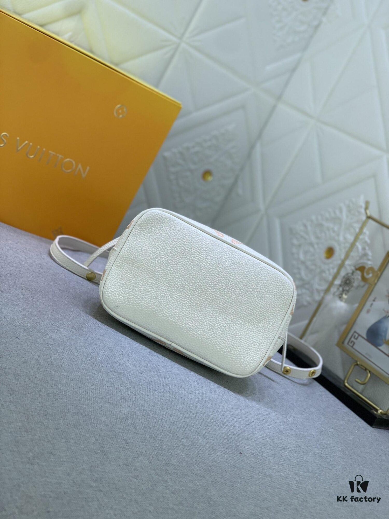 693067406e68136f4d9a49c7 Upgraded Original Néonoé BB Handbag in Spring Hues