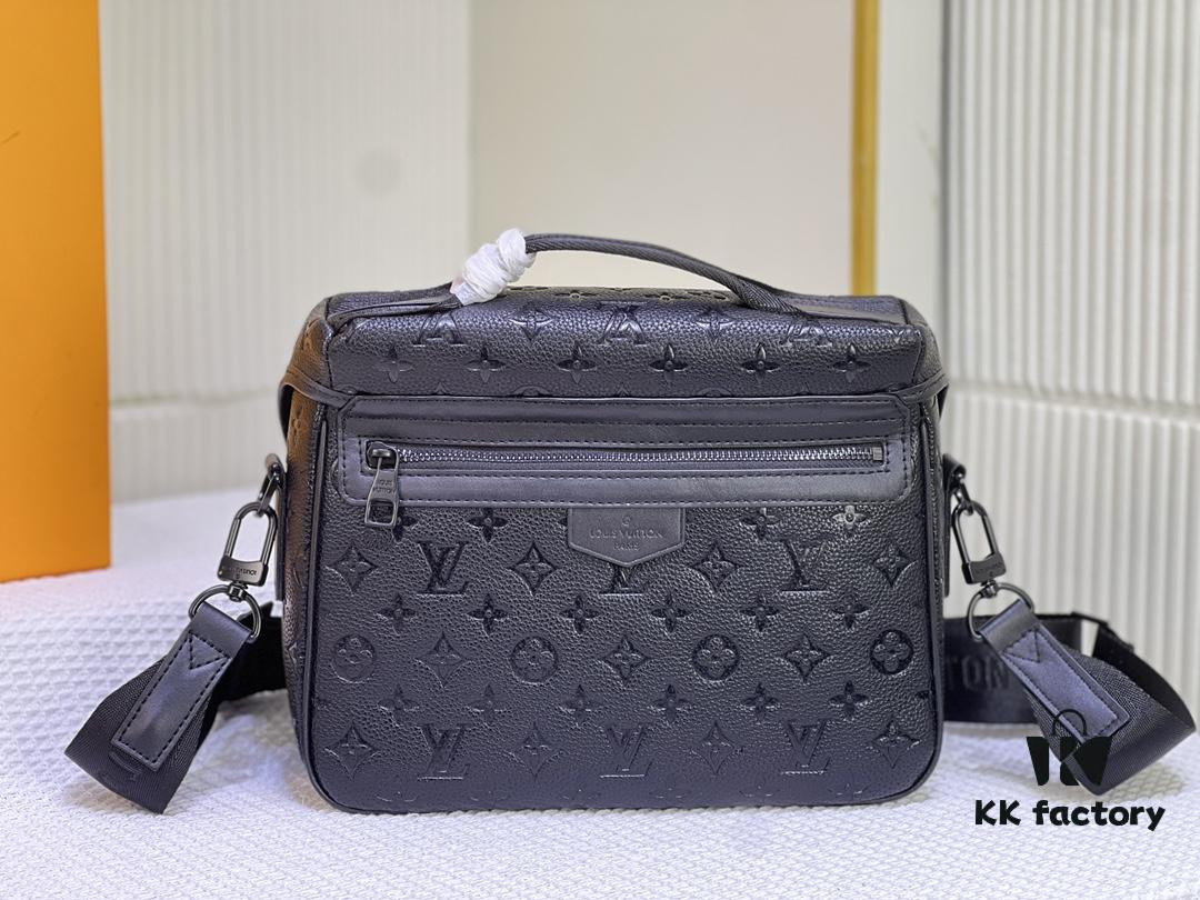 693067656e68136f4d9a4a00 M46972 Vintage Flower, Black Flower LV Trail Messenger Bag