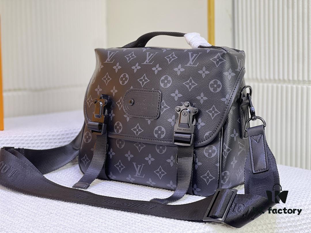 6930676a6e68136f4d9a4a0a M46972 Monogram and Black Flower - LV Trail Messenger Bag