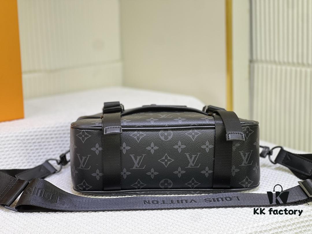 6930676a6e68136f4d9a4a0b M46972 Monogram and Black Flower - LV Trail Messenger Bag