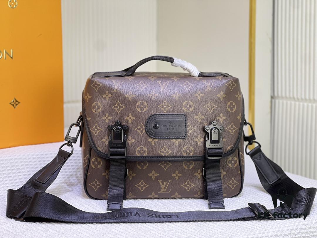 6930676e6e68136f4d9a4a0f M46972 Vintage Flower, Black Flower LV Trail Messenger Bag