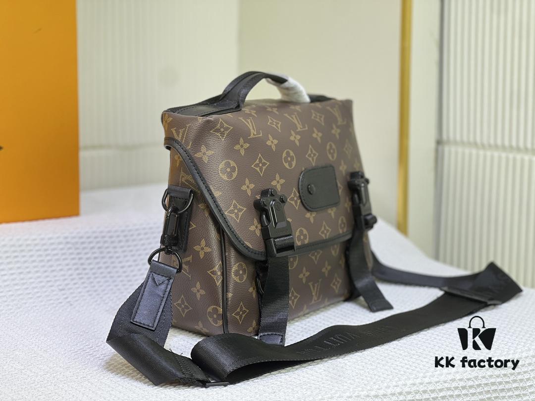 6930676e6e68136f4d9a4a10 M46972 Vintage Flower, Black Flower LV Trail Messenger Bag