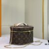 693067a56e68136f4d9a4a72 M44495 42263Nice Mini Cosmetic Case