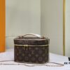 693067a76e68136f4d9a4a77 M44495 42263Nice Mini Cosmetic Case