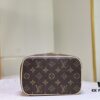 693067a86e68136f4d9a4a7a M44495 42263Nice Mini Cosmetic Case