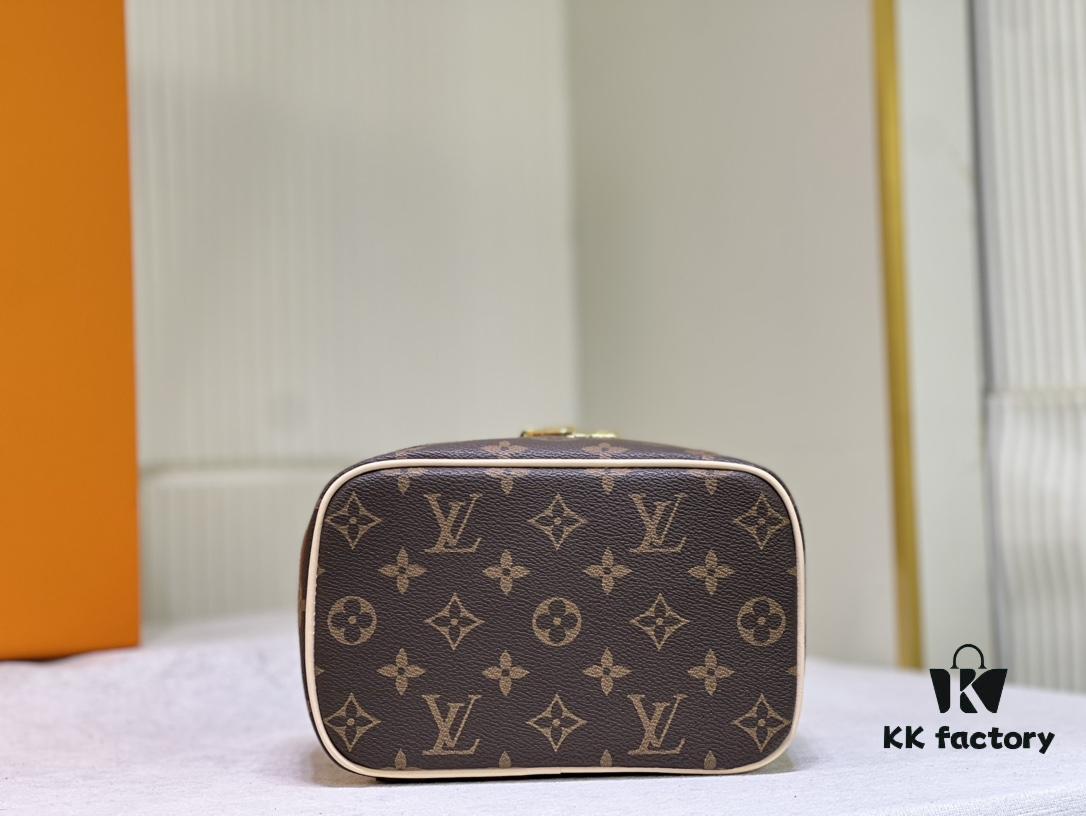 693067a86e68136f4d9a4a7a M44495 42263Nice Mini Cosmetic Case