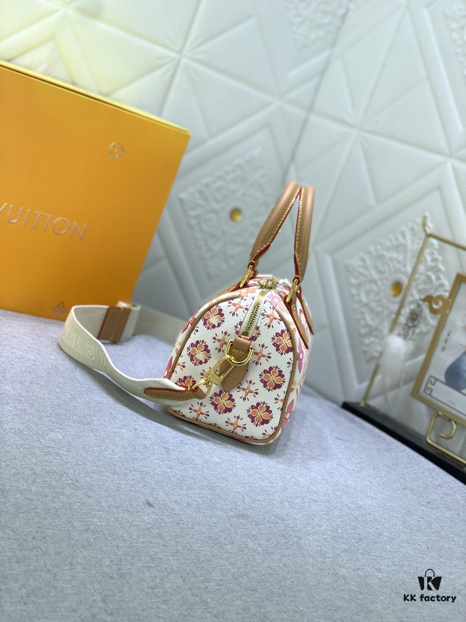 693067b66e68136f4d9a4a93 Upgraded Original M11209 M46234 Speedy Bandoulière 20 Handbag from the LV By The Pool Collection
