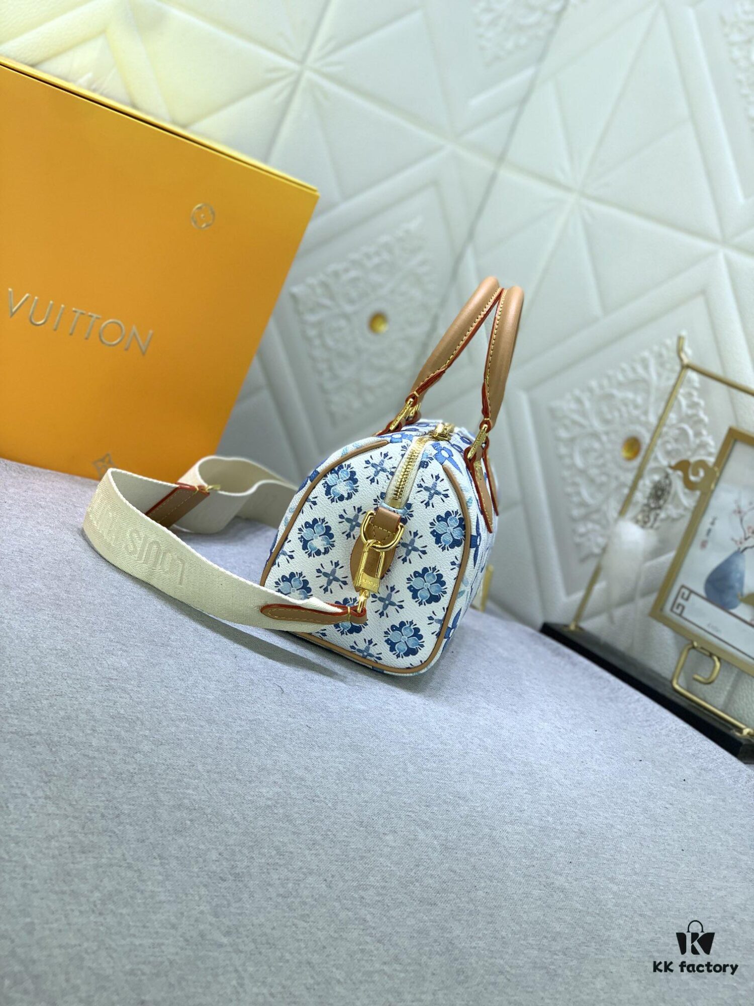693067c46e68136f4d9a4aa8 Upgraded Original M11209 M46234 Speedy Bandoulière 20 Handbag from the LV By The Pool Collection