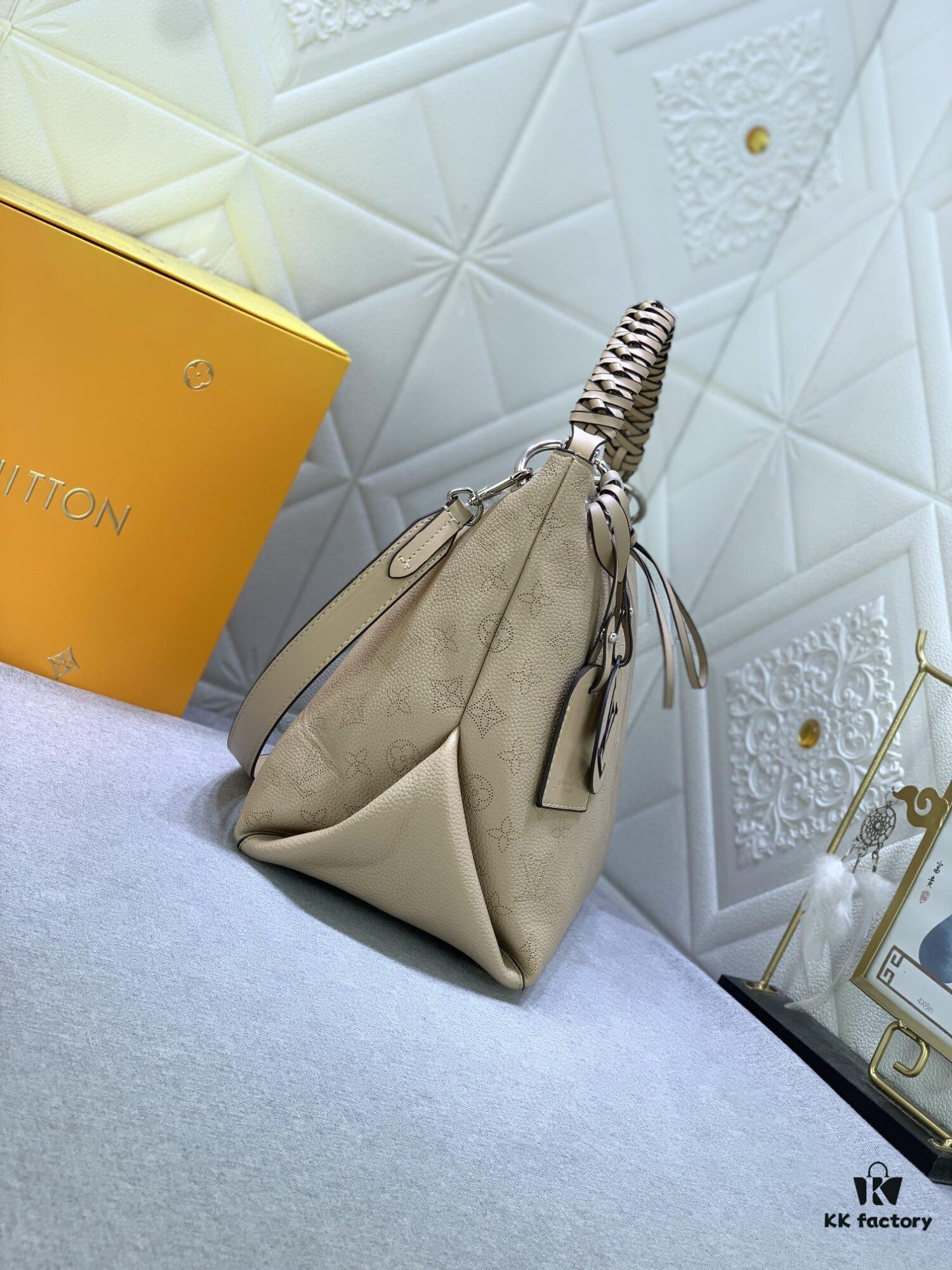 693067f36e68136f4d9a4ae8 Upgraded Original M56073 M56084 Beaubourg Hobo Medium Leather Handbag