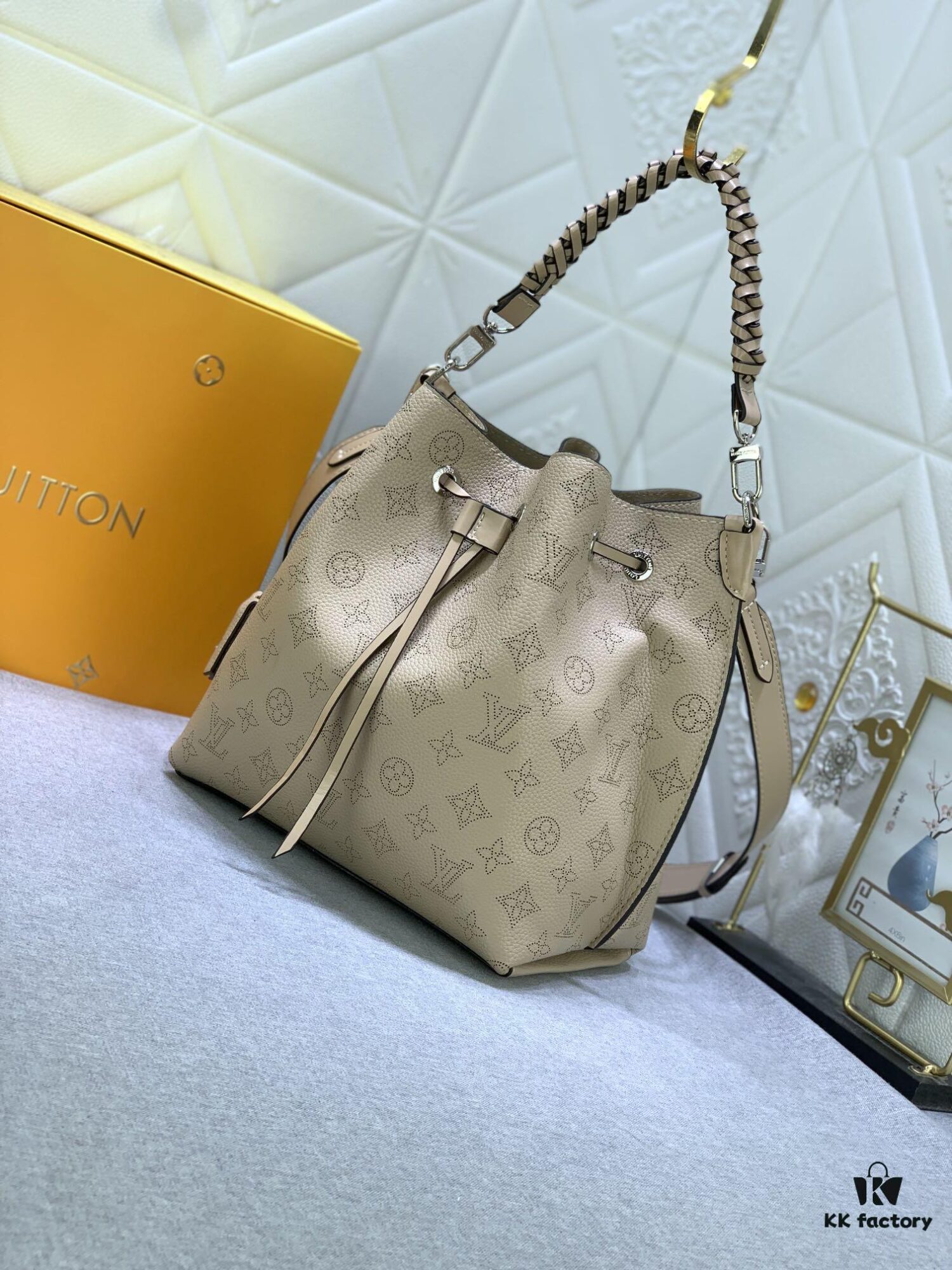 693067fe6e68136f4d9a4afa Upgraded Original M59554 Full Leather Bucket Bag Series MURIA Handbag M55800 Muria Tote