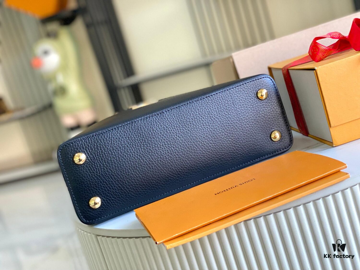 693068c86e68136f4d9a4c29 Supreme Grade Full Set Packaging 【Premium Original Leather M23263💋 M23332 Black White Shell】Capucines Medium Handbag