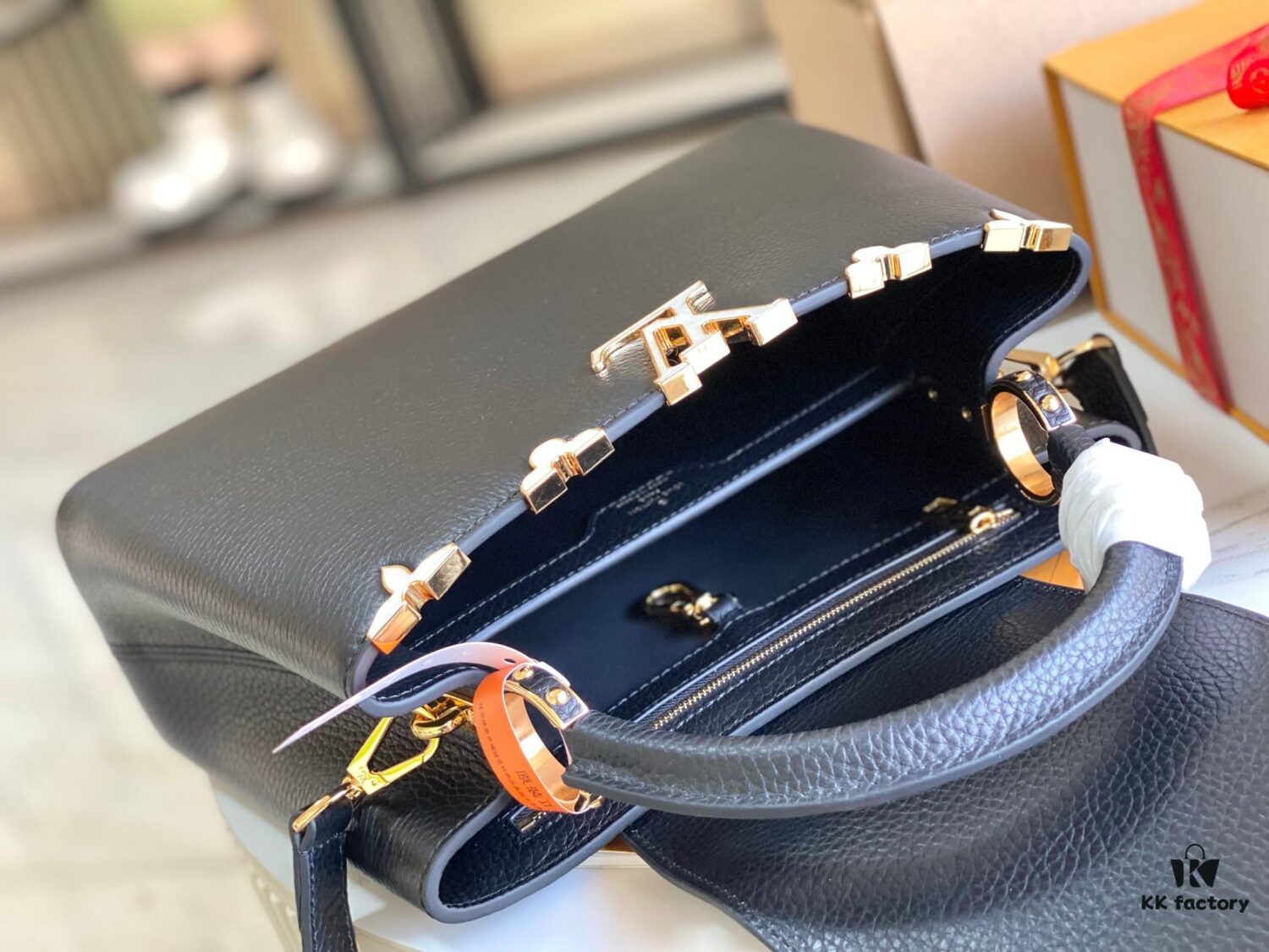693068c96e68136f4d9a4c2a Supreme Grade Full Set Packaging 【Premium Original Leather M23263💋 M23332 Black White Shell】Capucines Medium Handbag