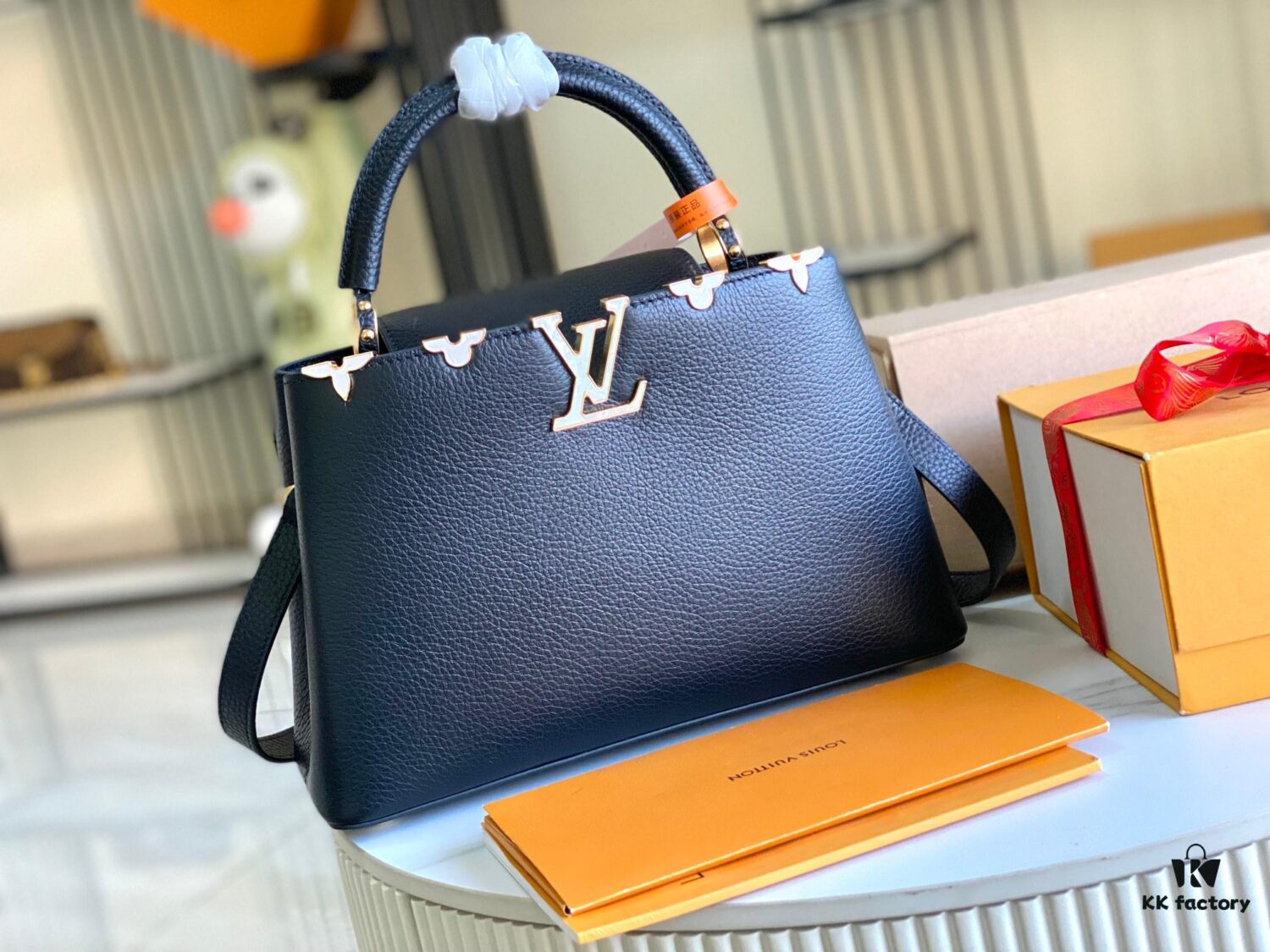 693068cd6e68136f4d9a4c32 Supreme Grade Full Set Packaging 【Premium Original Leather M23263💋 M23332 Black White Shell】Capucines Medium Handbag
