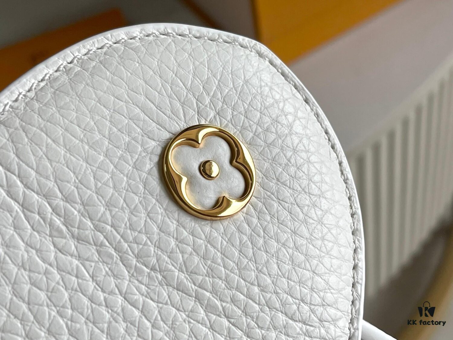 693068e26e68136f4d9a4c53 Supreme Grade Full Set Packaging 【Premium Original Leather M23456💋 M59434 White with Gold Buckle】