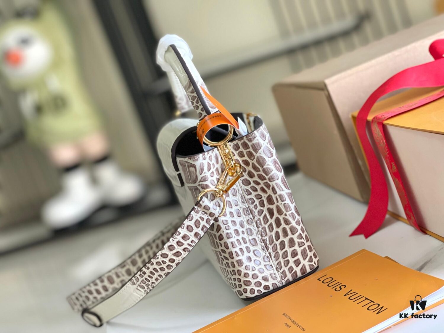 693068e26e68136f4d9a4c55 Top Grade Full Set Packaging 【Premium Original Factory Leather M22002💋 N98156 Matte White Himalaya Gold Hardware】