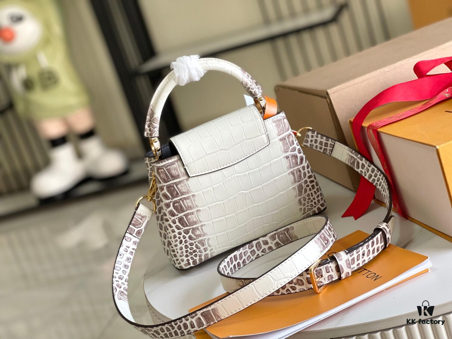 693068e46e68136f4d9a4c57 Top Grade Full Set Packaging 【Premium Original Factory Leather M22002💋 N98156 Matte White Himalaya Gold Hardware】