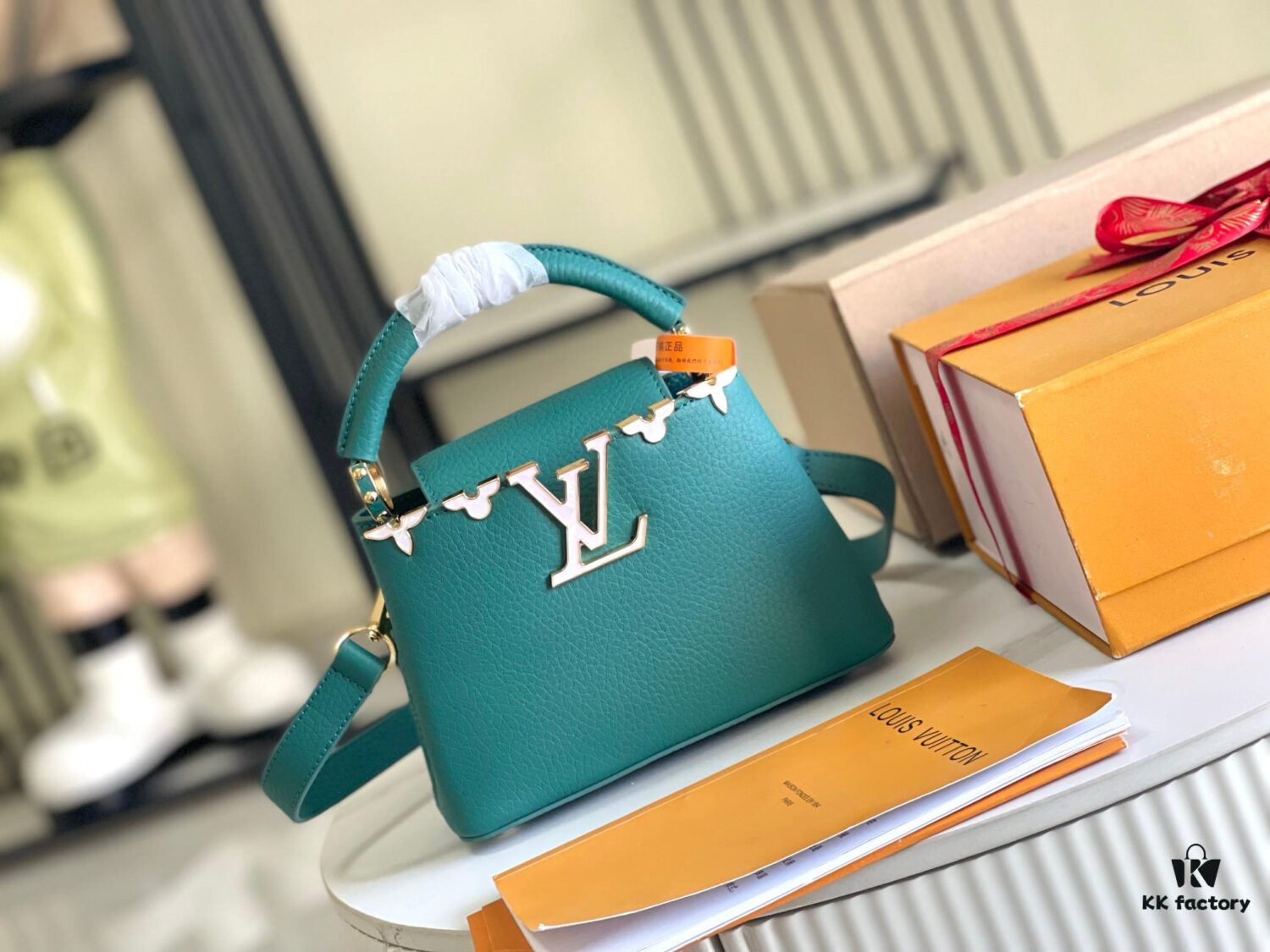 693069256e68136f4d9a4cc7 Capucines Mini Handbag Capucines Flower Crown Bag in Full-Grain Taurillon Leather with Monogram Flowers M23766 💋 M23330 Green White Shell