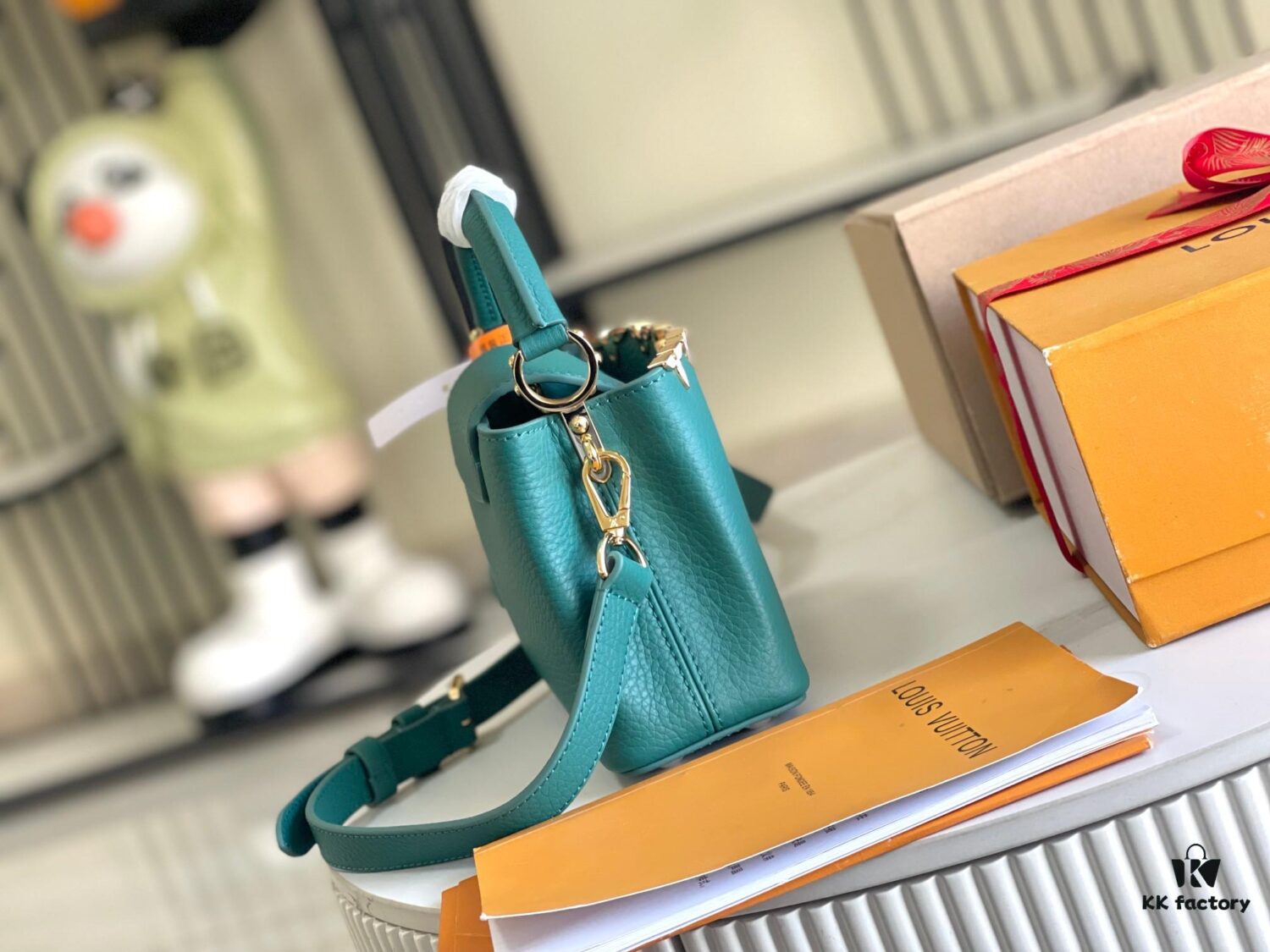 693069266e68136f4d9a4cc8 Capucines Mini Handbag Capucines Flower Crown Bag in Full-Grain Taurillon Leather with Monogram Flowers M23766 💋 M23330 Green White Shell