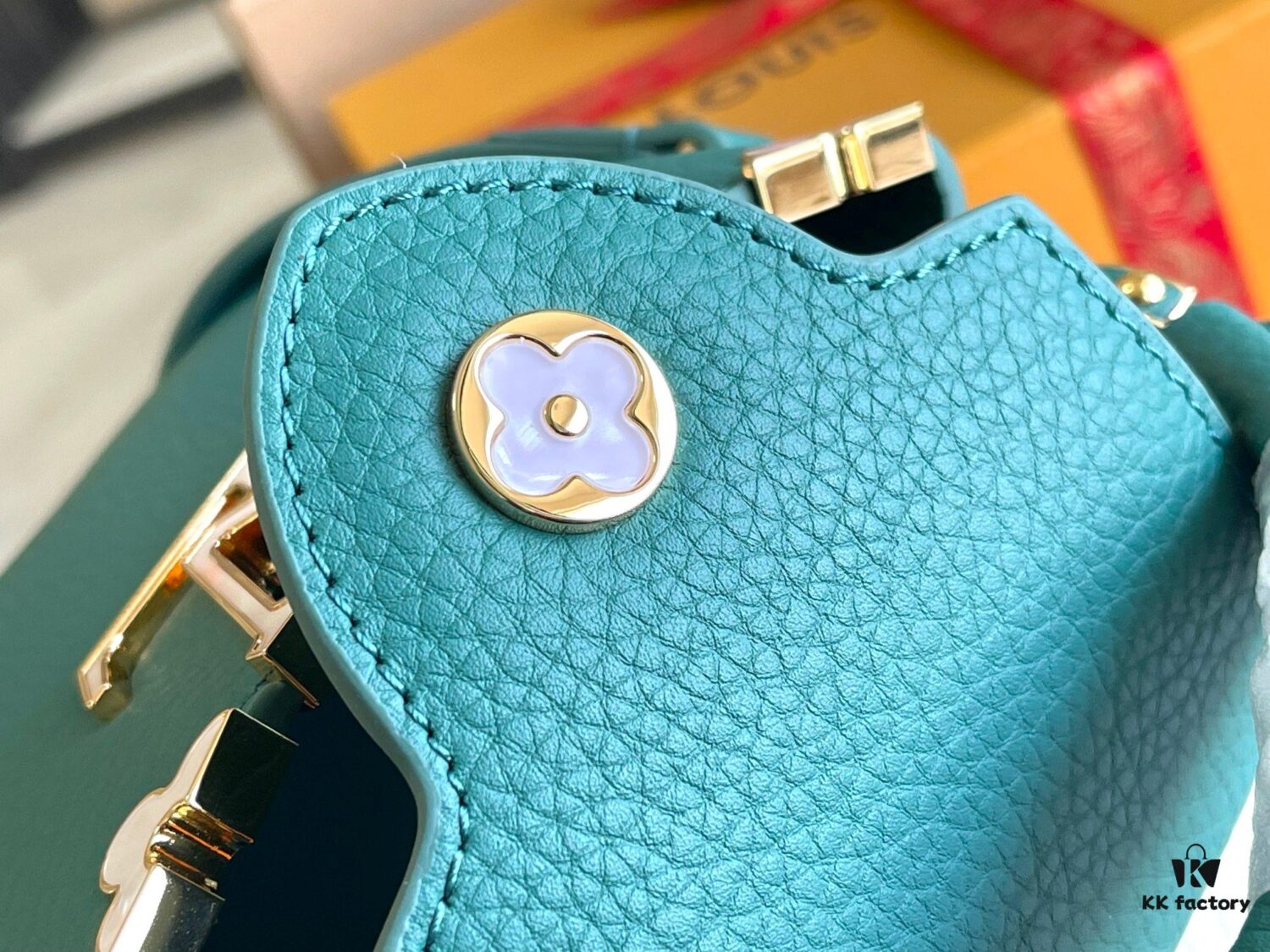 6930692a6e68136f4d9a4ccd Capucines Mini Handbag Capucines Flower Crown Bag in Full-Grain Taurillon Leather with Monogram Flowers M23766 💋 M23330 Green White Shell