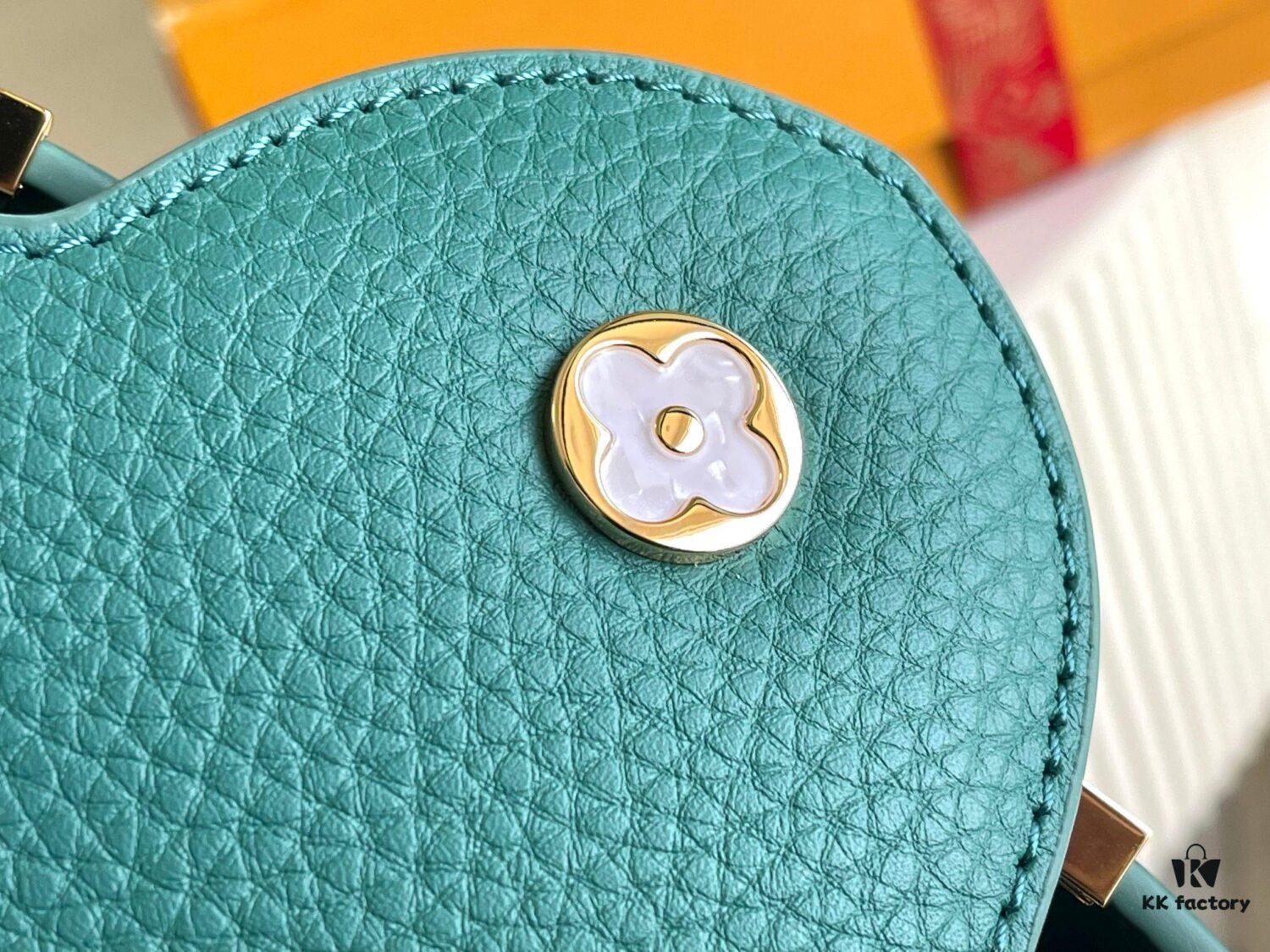 Supreme Grade Full Set Packaging [Premium Original Leather M23766 💋 M23331 Green Mother-of-Pearl Hardware] Capucines Mini Handbag